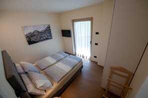 2 bedrooms, Internet, bed sheets - Stelvio Apartment (Premadio)