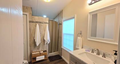 Lakehouse - 10 mins Hyundai & 30 mins Savannah