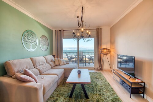 MAYA:  Seafront apartment
