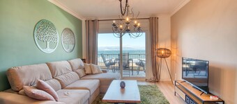 MAYA: Seafront apartment