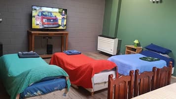 1 habitación, tabla de planchar con plancha y acceso a internet