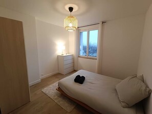 2 bedrooms, WiFi, bed sheets - Bright 63m² Ideally located for professionals and 2 steps from the botanical gardens. (Brest)