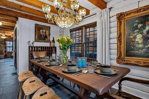 Dining - Luxury LogCabin Near Biltmore & Downtown Asheville (Asheville)