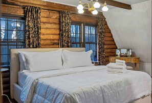 3 bedrooms, desk, iron/ironing board, WiFi - Luxury LogCabin Near Biltmore & Downtown Asheville (Asheville)
