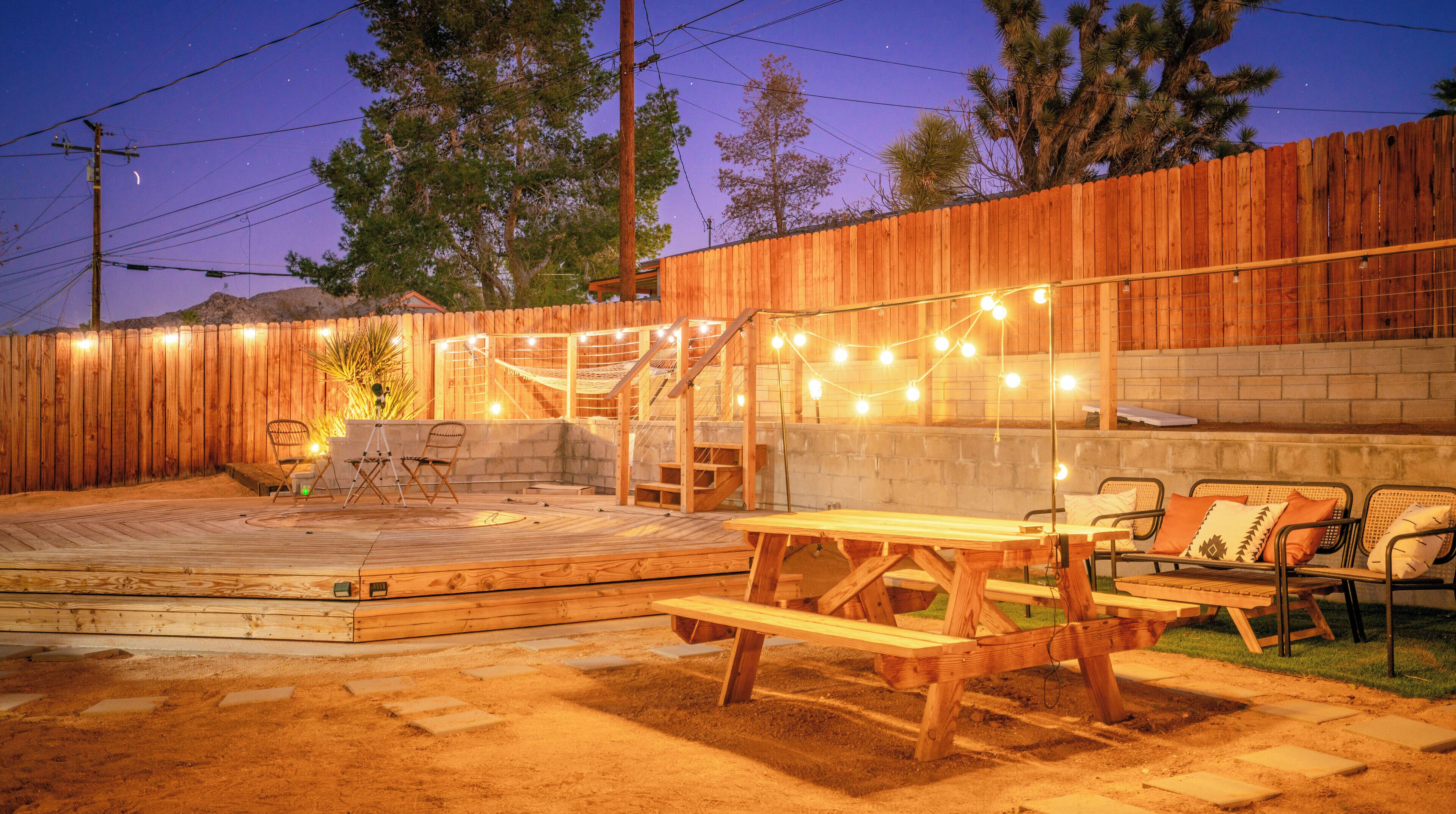 屋外ダイニングエリア