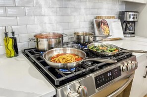 Dining - Two King Suites, Near Transit LRT, Garage, Balcony (Calgary)