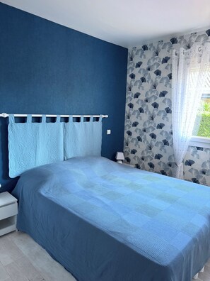 2 bedrooms, iron/ironing board