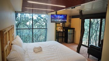 Standard Cabin, 1 King Bed | Free WiFi