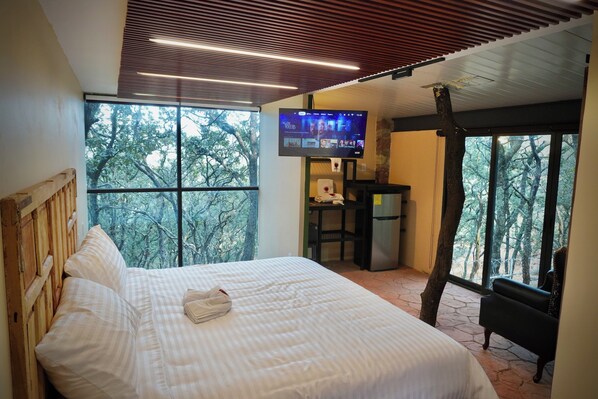 Standard Cabin, 1 King Bed | Free WiFi
