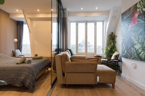 2 bedrooms, iron/ironing board, WiFi, bed sheets - Canal view home in the heart of Amsterdam (Amsterdam)