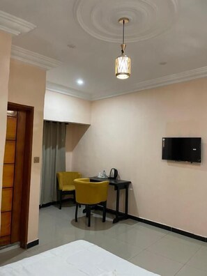 Free WiFi - Hôtel Michou  (Bafoussam)