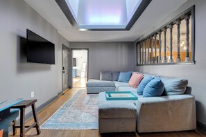 TV, fireplace, offices - Farm Suite-Sauna, hot tub, King bed, jacuzzi tub (Asheville)