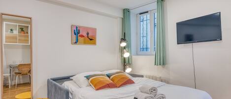 واي فاي وملاءات أسرّة