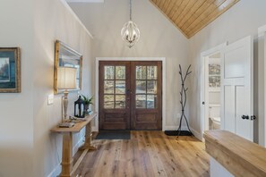 Interior - Mcdonald Lakeside Cottage (Sevierville)