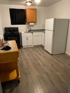 Private kitchen - TAYLOR 1 BEDROOM SUITE FULL KITCHEN PRIVATE GATED YARD DWNTWN PHX CONVENTION CTR (Phoenix)