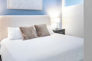 Individually decorated, individually furnished, desk, laptop workspace - Landing Apartments Downtown Salt Lake City Near Trolley Square (Salt Lake City)