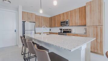 Leilighet (1 Bedroom) | Eget kjøkken | Kjøleskap, mikrobølgeovn, ovn og kokeplater