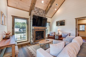 Chalet, Multiple Beds, Hot Tub, Garden View (Little Haven Chalet) | Living area - Little Haven Chalet (Pigeon Forge)