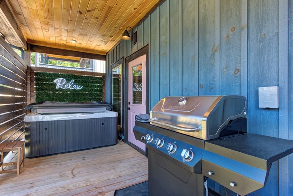 Chalet, Multiple Beds, Hot Tub, Garden View (Little Haven Chalet) | Terrace/patio - Little Haven Chalet (Pigeon Forge)