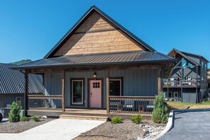 Exterior - Little Haven Chalet (Pigeon Forge)