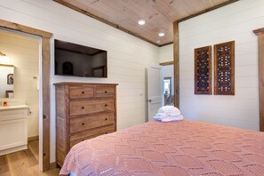 小木屋, 多張床, 熱水浴缸, 花園景 (Little Haven Chalet) | 3 間睡房