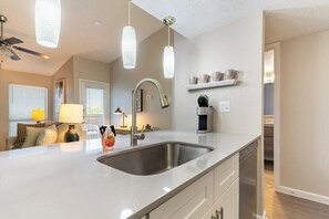 Apartamento (1 Bedroom) | Cozinha privada | Geladeira, cafeteira/chaleira