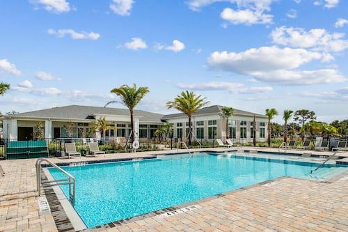 Outdoor pool, pool loungers