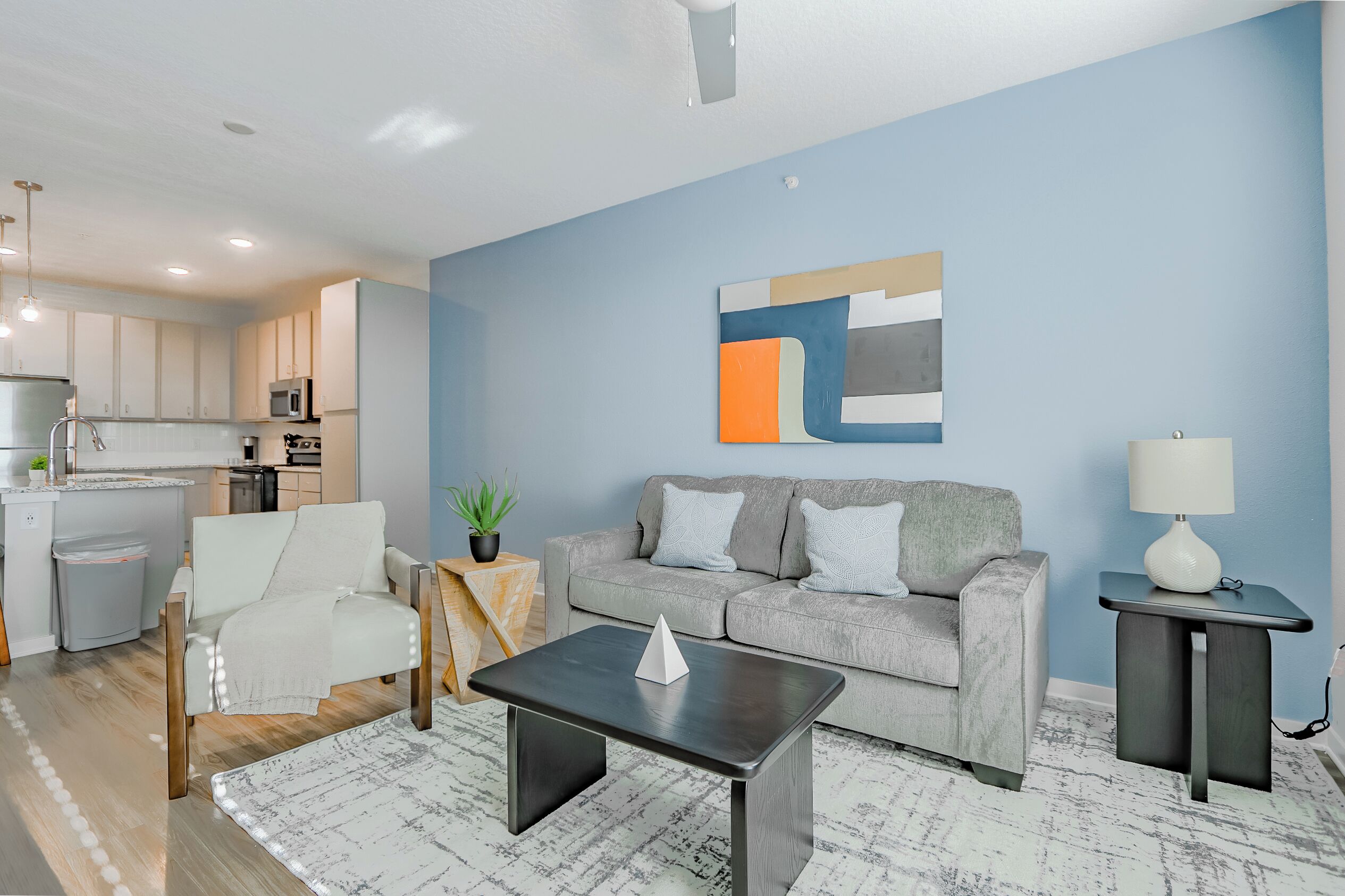 Departamento (2 Bedrooms) | Área de sala de estar | Smart TV de 50 pulgadas con canales digitales y tenis de mesa 