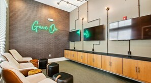 Apartment (2 Bedrooms) | Exterior - Landing Beautiful 1bd, Gym, Pool (Palm Bay)