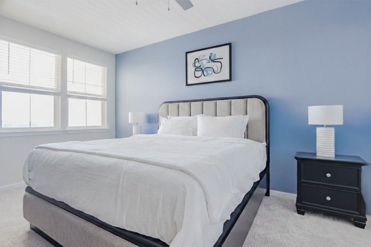 Appartement (2 Bedrooms) | 1 chambre, décor unique, ameublement unique, bureau