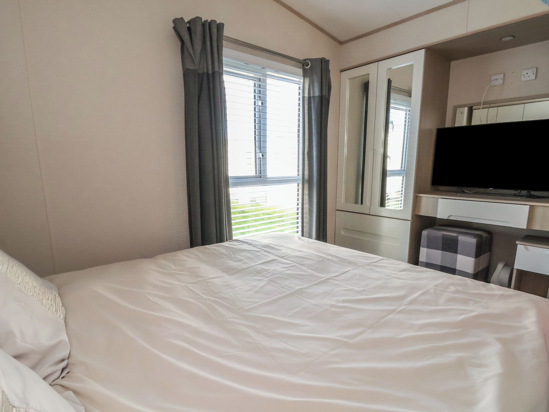 3 عدّة غرف نوم وبديكورات فريدة لكل غرفة وطراز فريد لكل وحدة