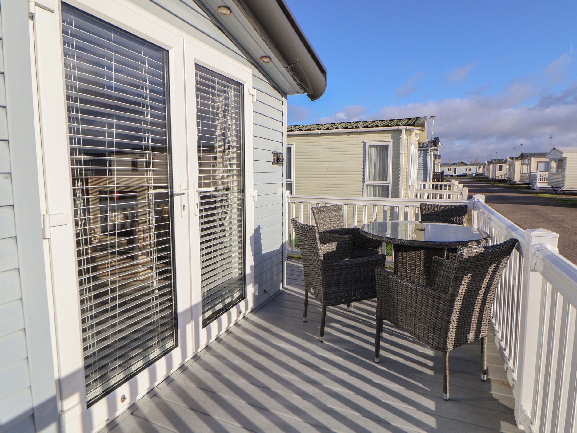 تناول الطعام بالخارج