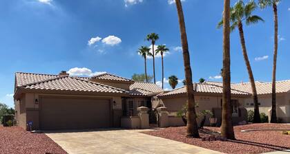 Cozy 1-bedroom large Casita in sunny Sun City West with AC. Beautiful golf view.