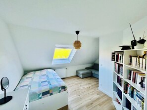 3 Schlafzimmer, Schreibtisch, Bügeleisen/Bügelbrett, WLAN