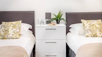 2 bedrooms, iron/ironing board, travel cot, WiFi