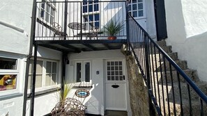 Exterior detail - Boatman's Cottage Mousehole- Sleeps 4 -Garage (Mousehole)