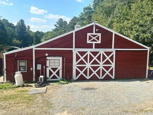 Together Built Farm & Stay - 9.5 acres of bliss!