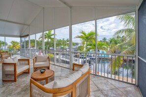 Interior - Bayside Dreams waterfront pool home 5 br/3bath with dock. (Key Largo)