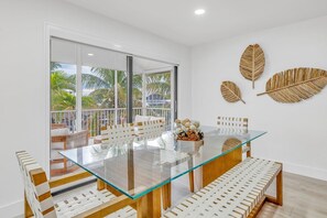 Interior - Bayside Dreams waterfront pool home 5 br/3bath with dock. (Key Largo)