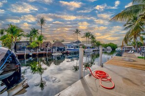 Marina - Bayside Dreams waterfront pool home 5 br/3bath with dock. (Key Largo)