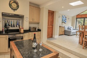 Interior - Shipwrights, 11 Coronation Road (Salcombe)