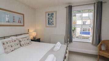 4 bedrooms, individually decorated, individually furnished, free WiFi