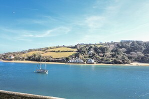 Beach nearby - Shipwrights, 11 Coronation Road (Salcombe)