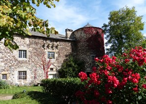 Exterior - Bienvenue à la Maison Forte de Chabanolles - Un lieu singulier et authentique (Retournac)