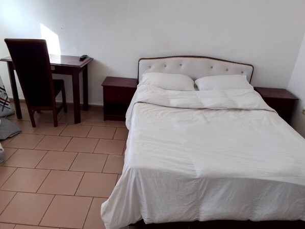 Standard Double Room, City View - Hotel Nguela (Yaoundé)