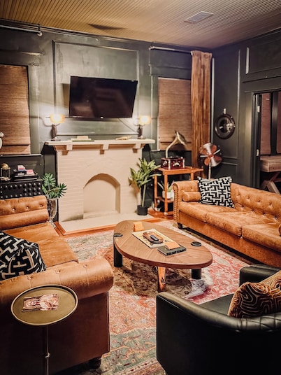 Cane River Living Speakeasy, Historic District, Accessible, Walk to everything!