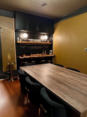 Bar (in der Unterkunft)