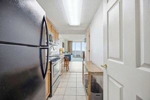 Fridge, microwave, oven, stovetop - Ocean View | Pools | Hot Tub | Lazy River (Myrtle Beach)