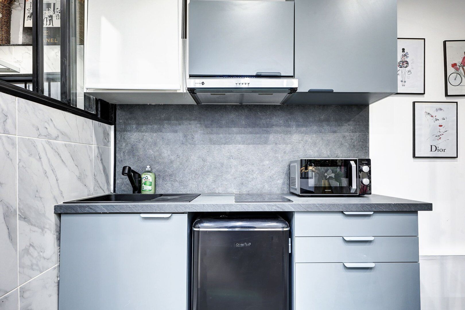 Fridge, microwave, coffee/tea maker, toaster