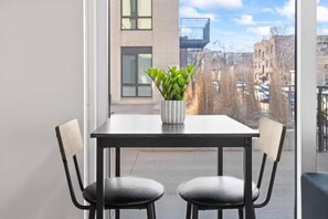 Dining - Stylish 2BR Condo | Uptown Area, Gym & Parking NEW (Minneapolis)